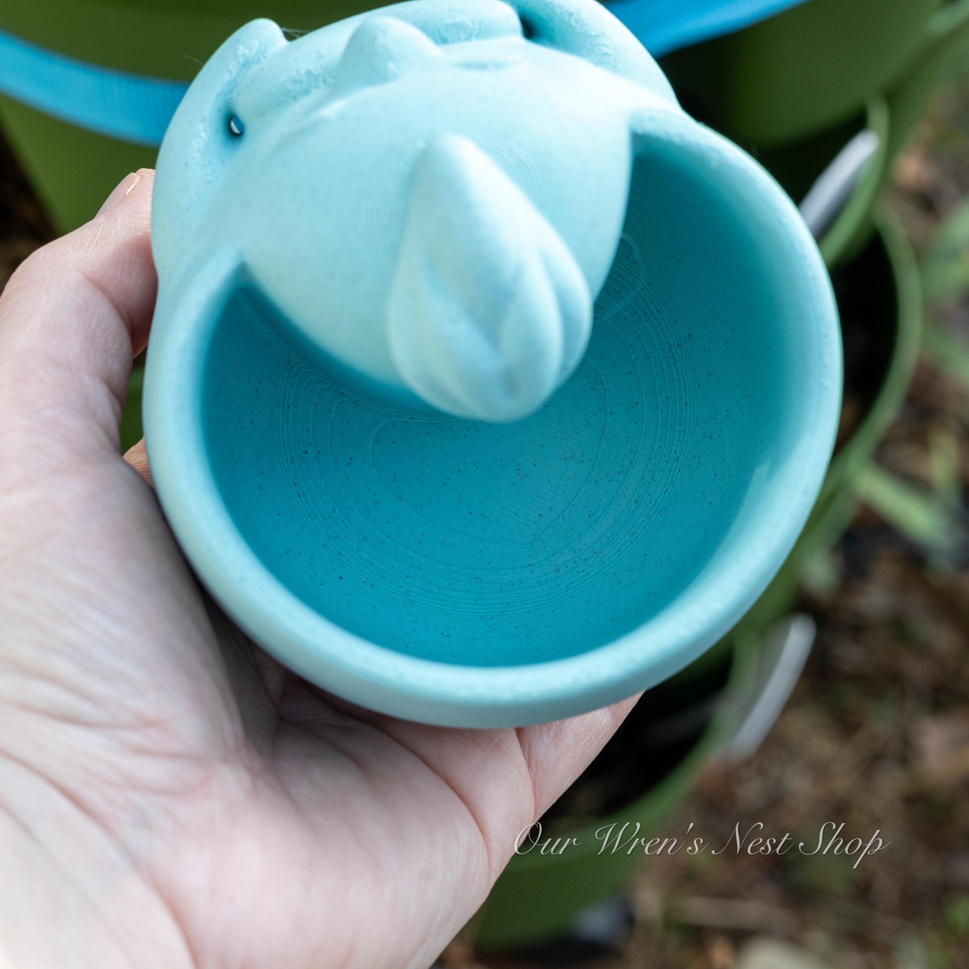 Happy Chicken with Heart Planter – 3D Printed Flower Pot for Garden & Home Decor