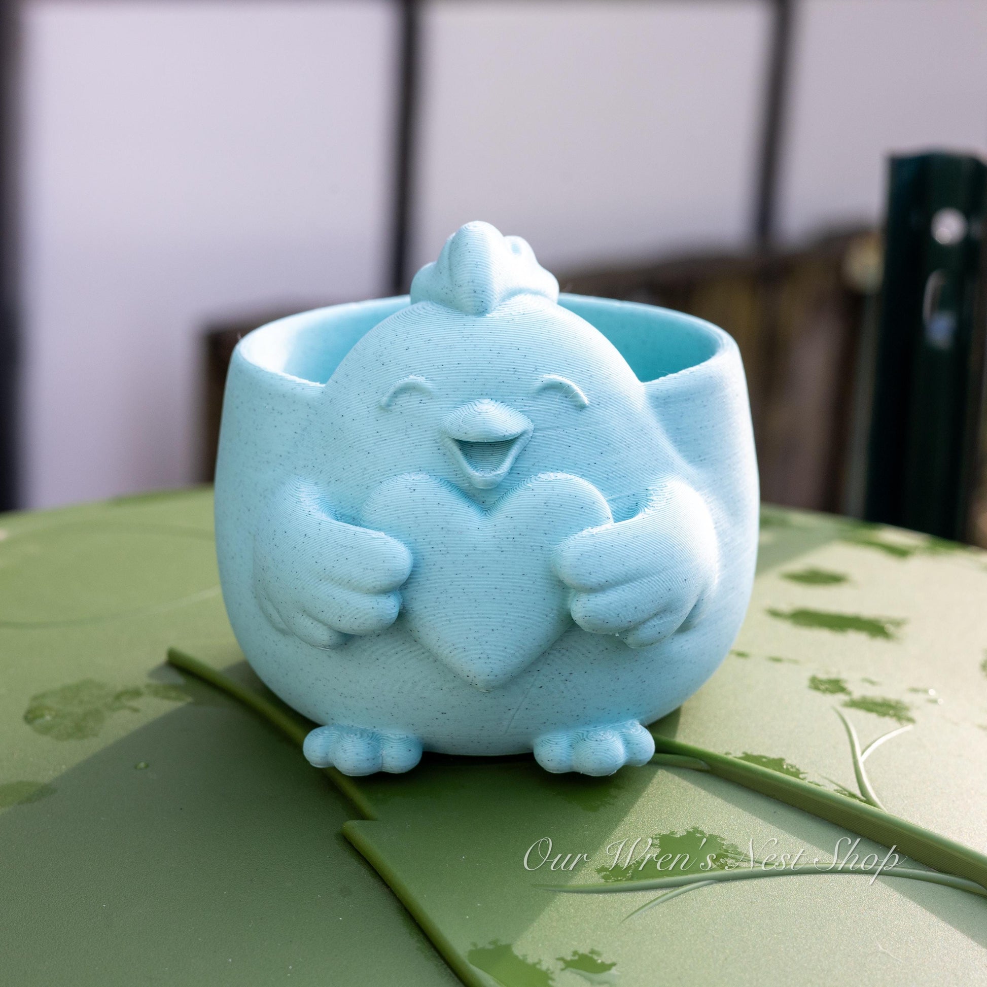 Happy Chicken with Heart Planter – 3D Printed Flower Pot for Garden & Home Decor