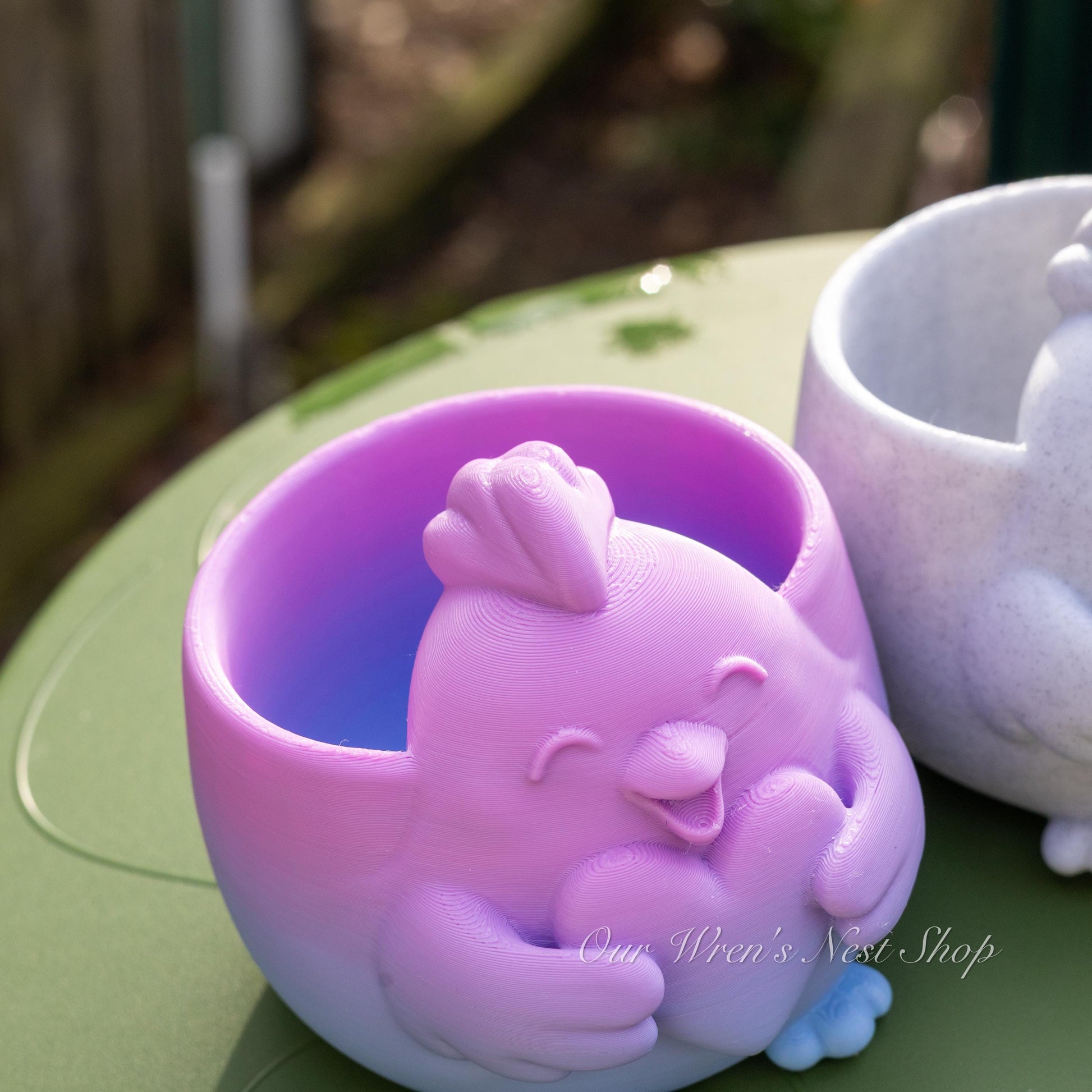Happy Chicken with Heart Planter – 3D Printed Flower Pot for Garden & Home Decor