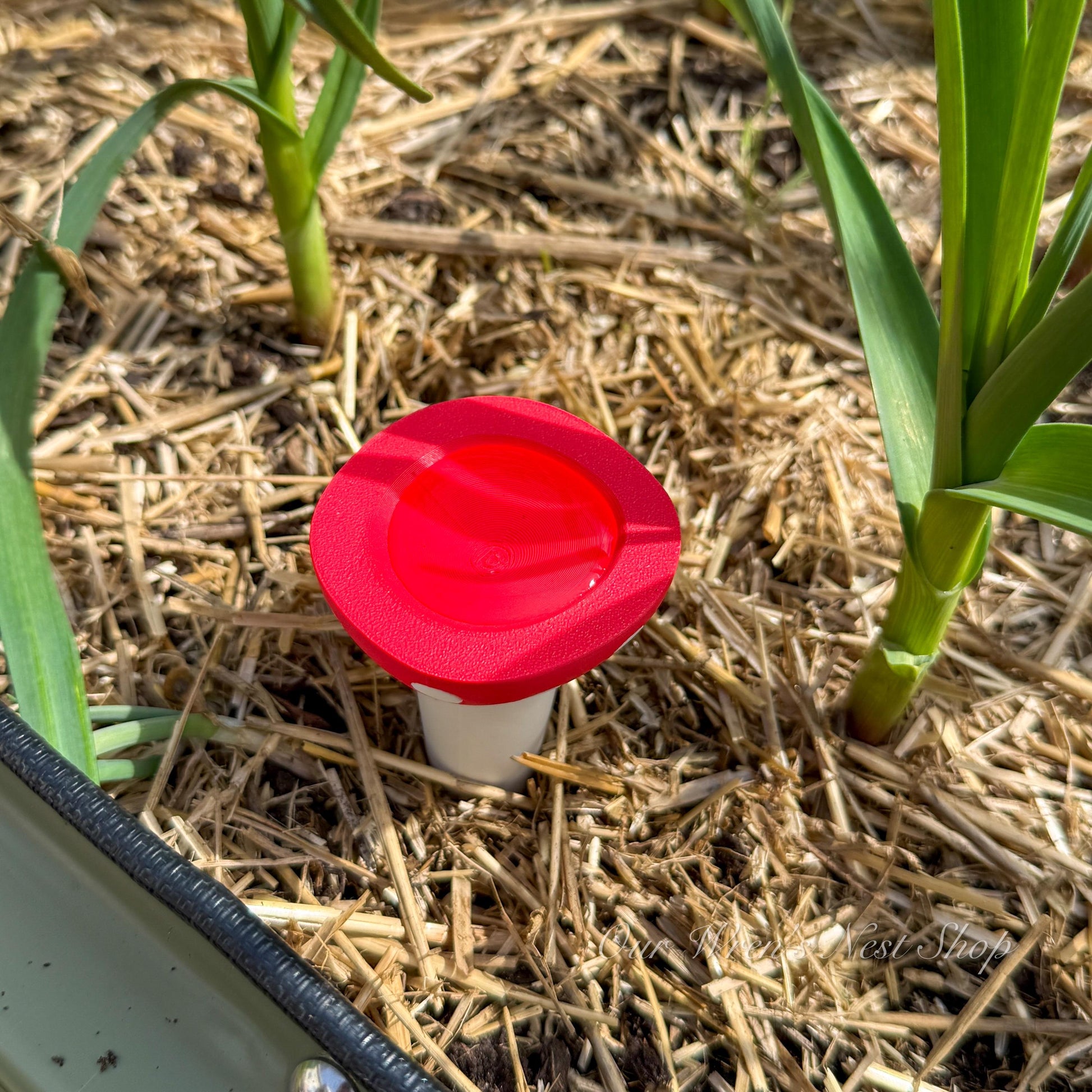 Mushroom Bee Waterer – 3D Printed Garden Pollinator Cup (Red and White)